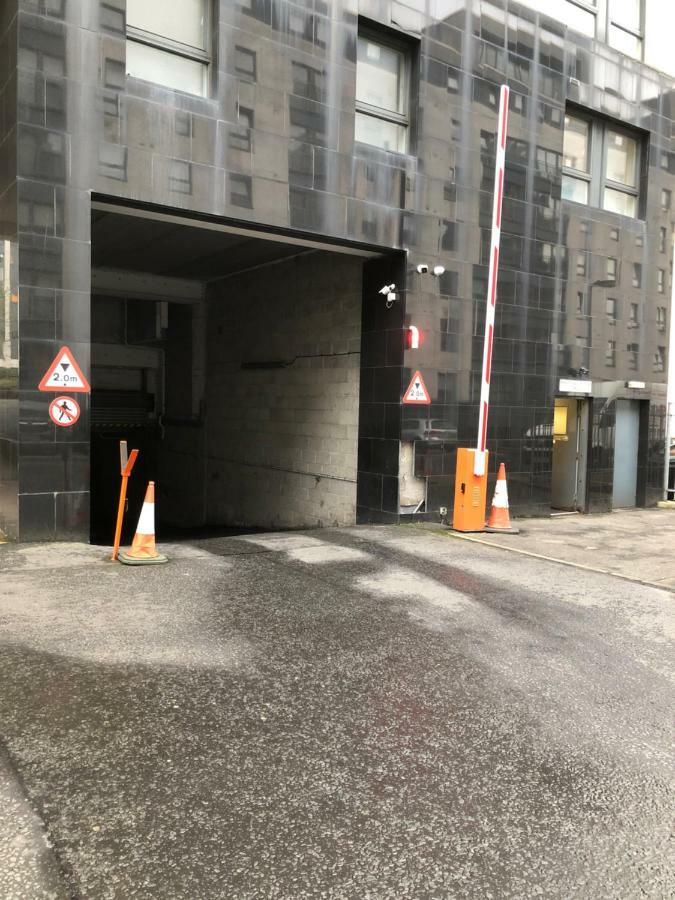 Wallace Hide Out Glasgow Buitenkant foto